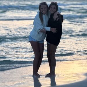 Meet your Posher, Michayla & bay